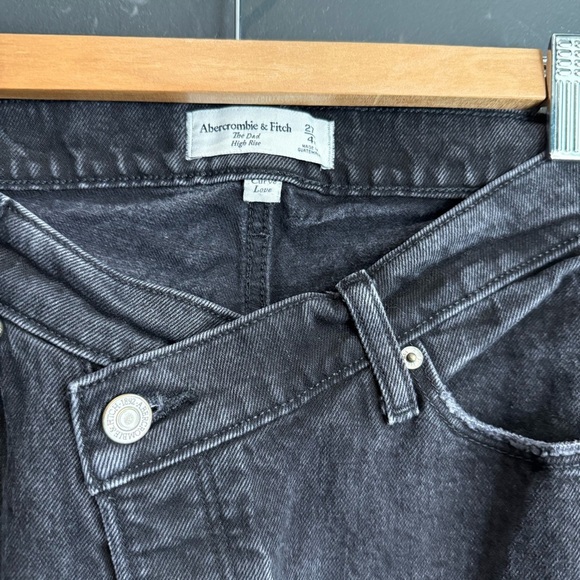 Abercrombie & Fitch The Dad High Rise - Picture 4 of 12
